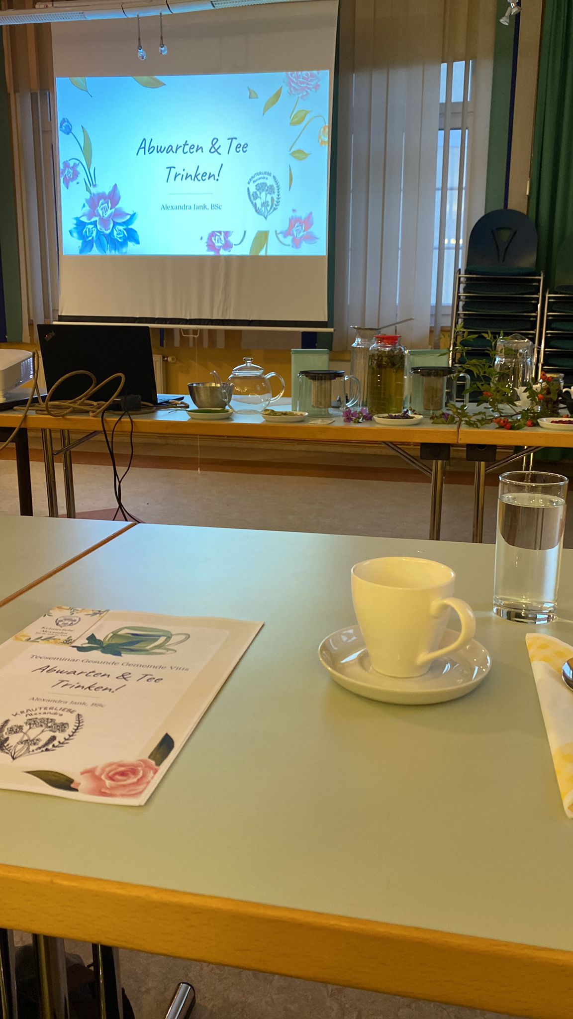 Teeseminar "Abwarten und Tee Trinken"